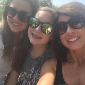 Meet your Posher, Tina